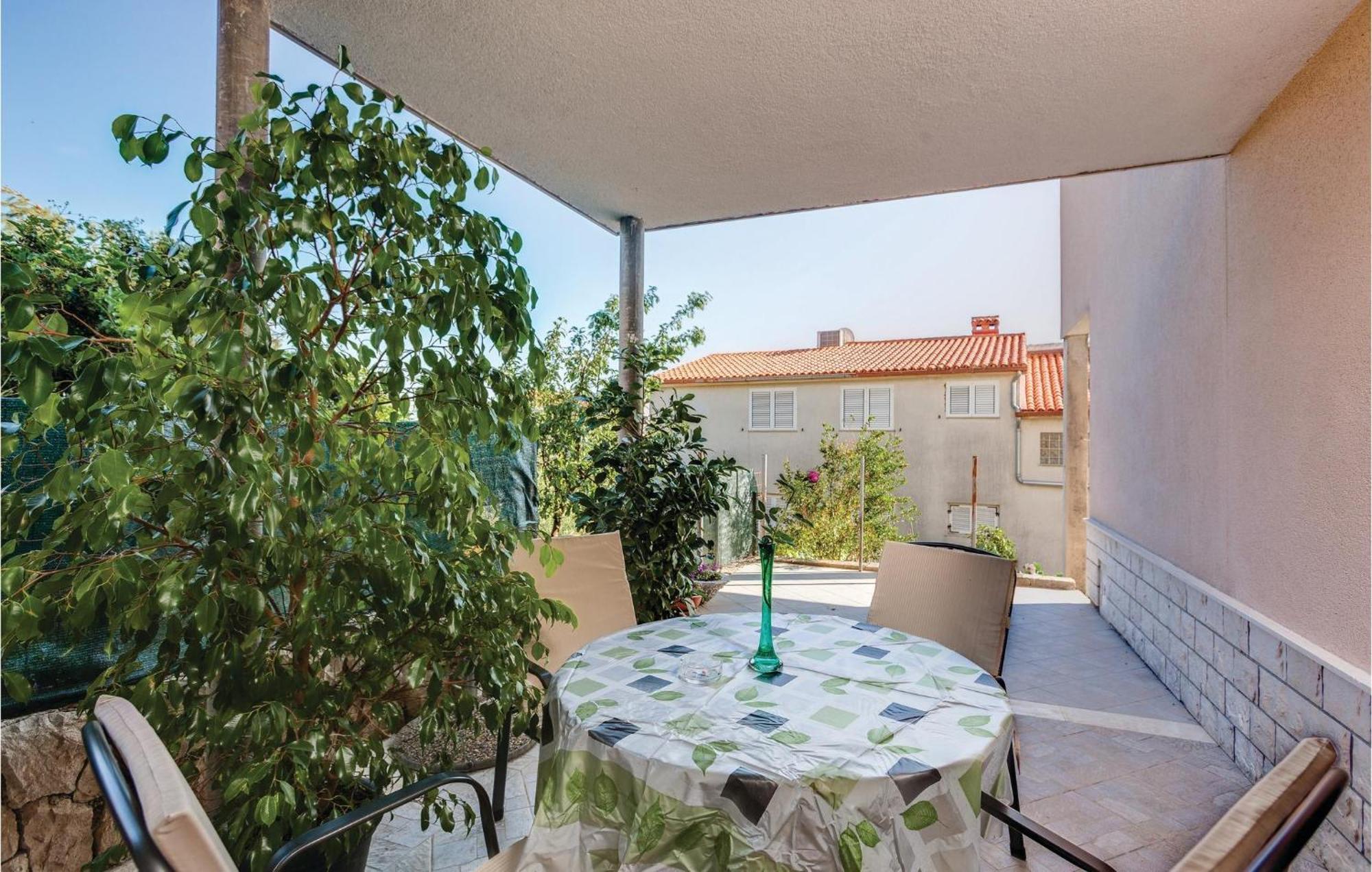 Amazing Apartment In Podstrana With Wifi Exterior photo