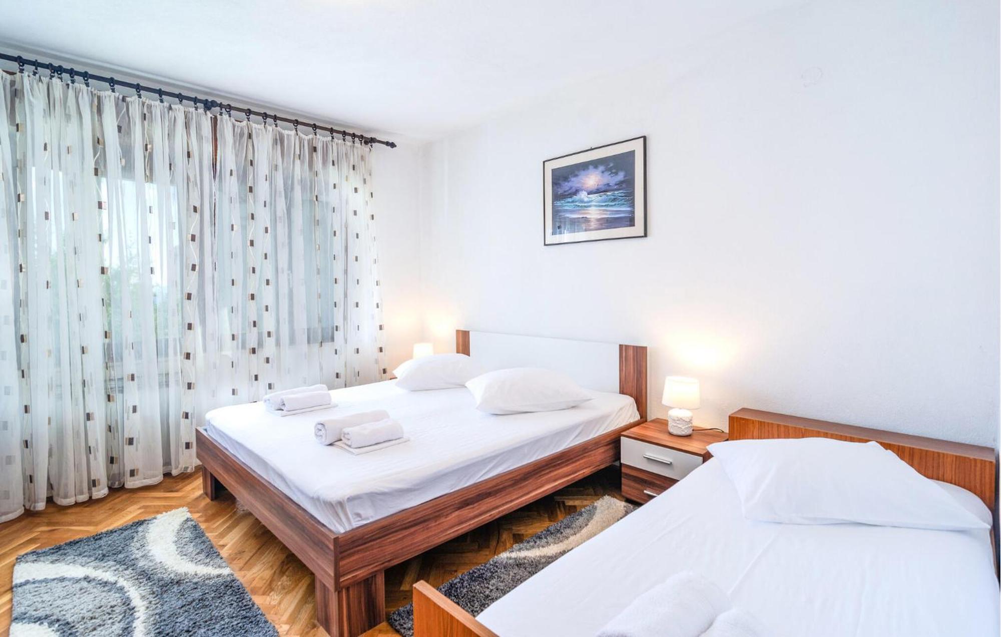 Amazing Apartment In Podstrana With Wifi Exterior photo